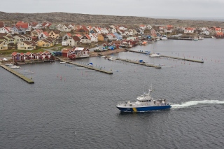 Houses near the shortline in Smogen.