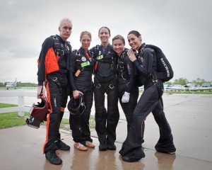 SDC Furies XP (Charles, Shannon, Karyn, Rhonda and Anabel) lining up before their first jump.